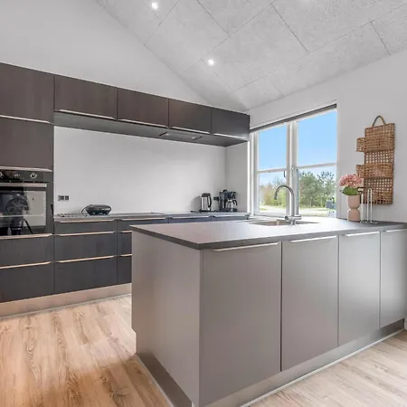 7002 Holiday home *