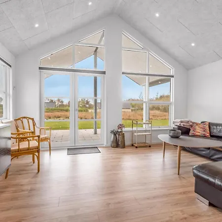 7002 Holiday home *