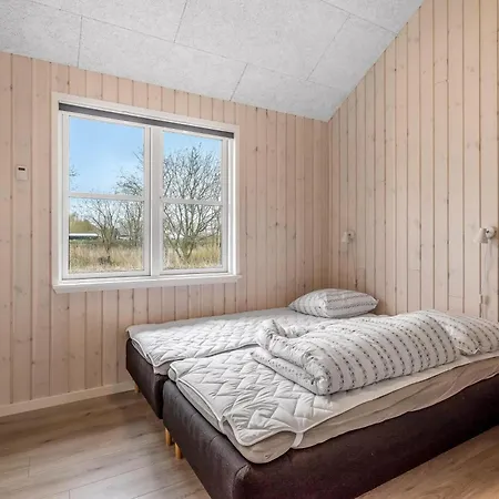 7002 Holiday home *